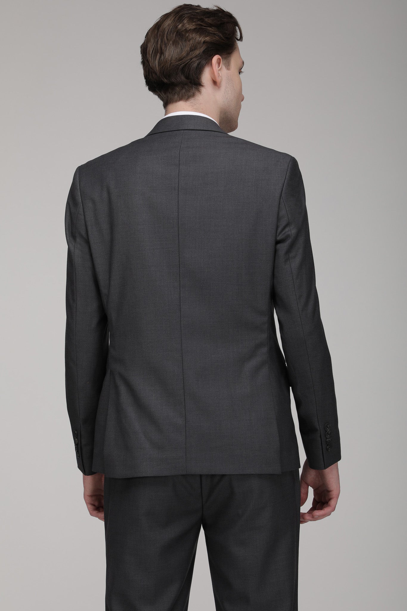 Grey Solid Slim Fit Suit