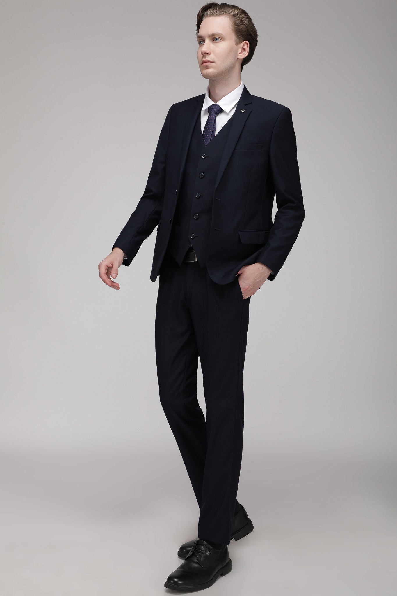 Navy Solid Slim Fit Suit