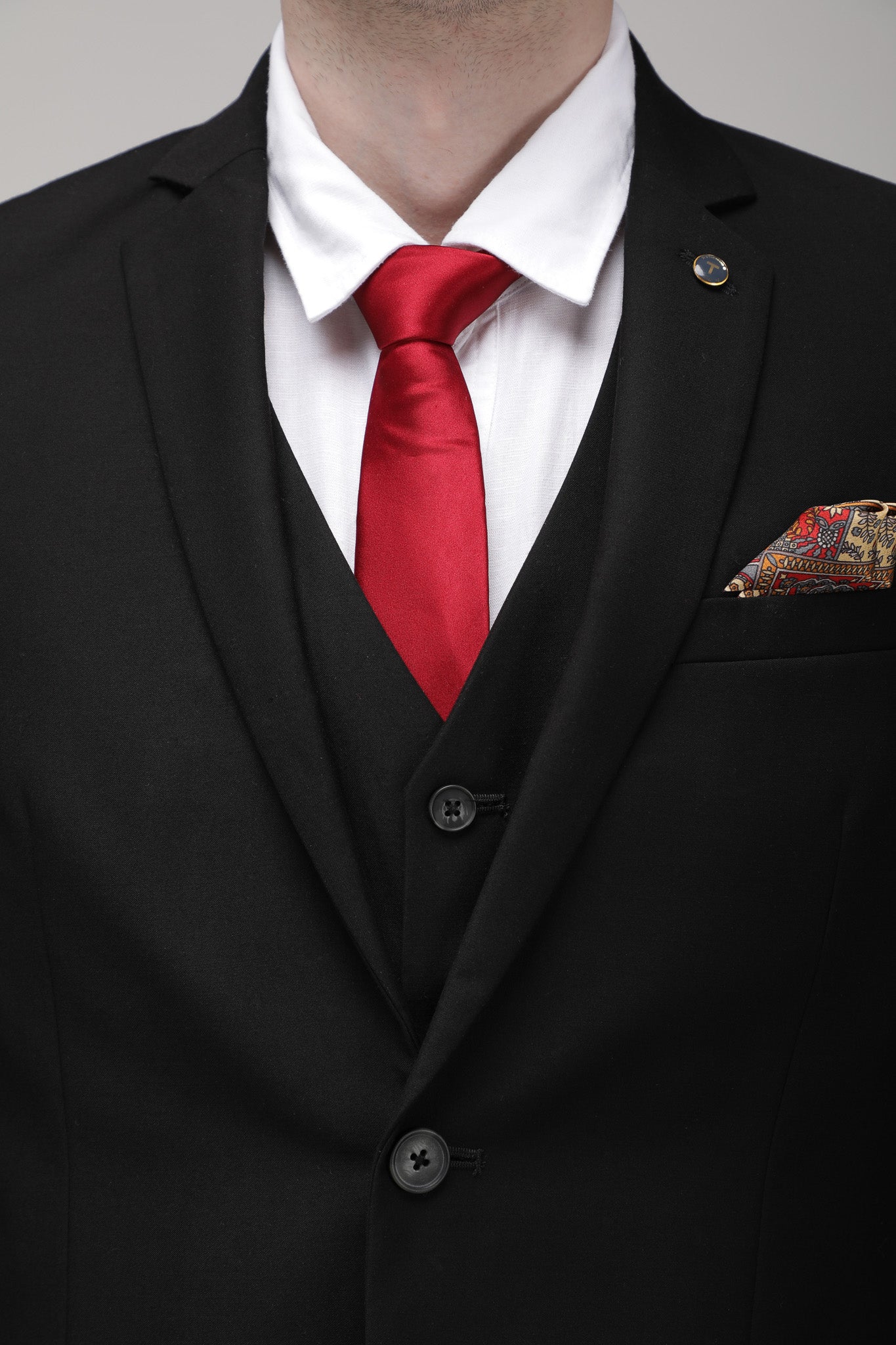 Black Solid Slim Fit Suit