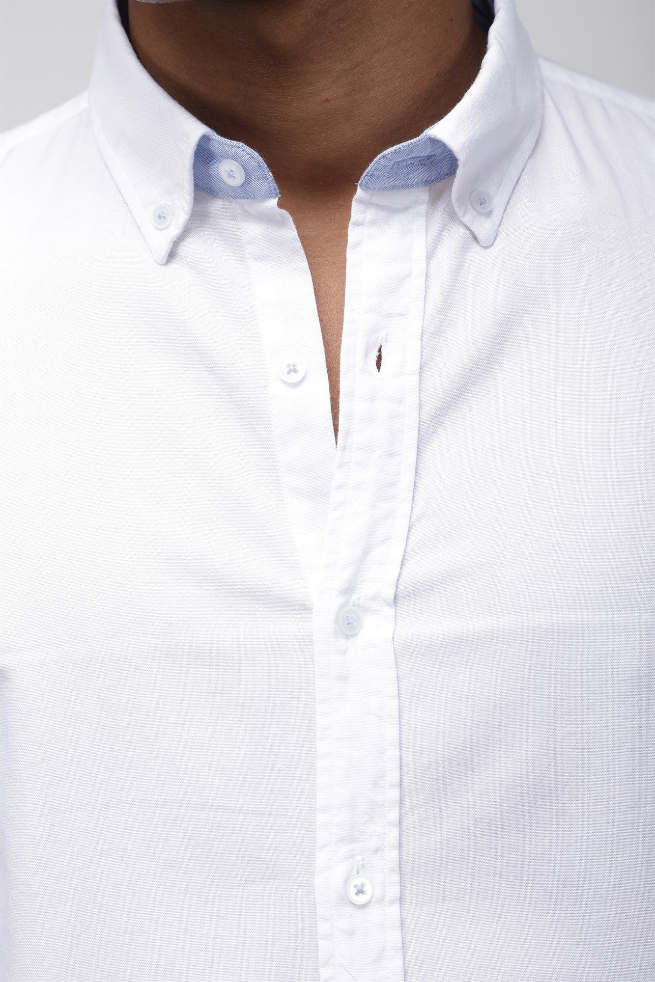 Bare Brown Solid Cotton Oxford Shirt, Slim Fit with Full Sleeves - White
