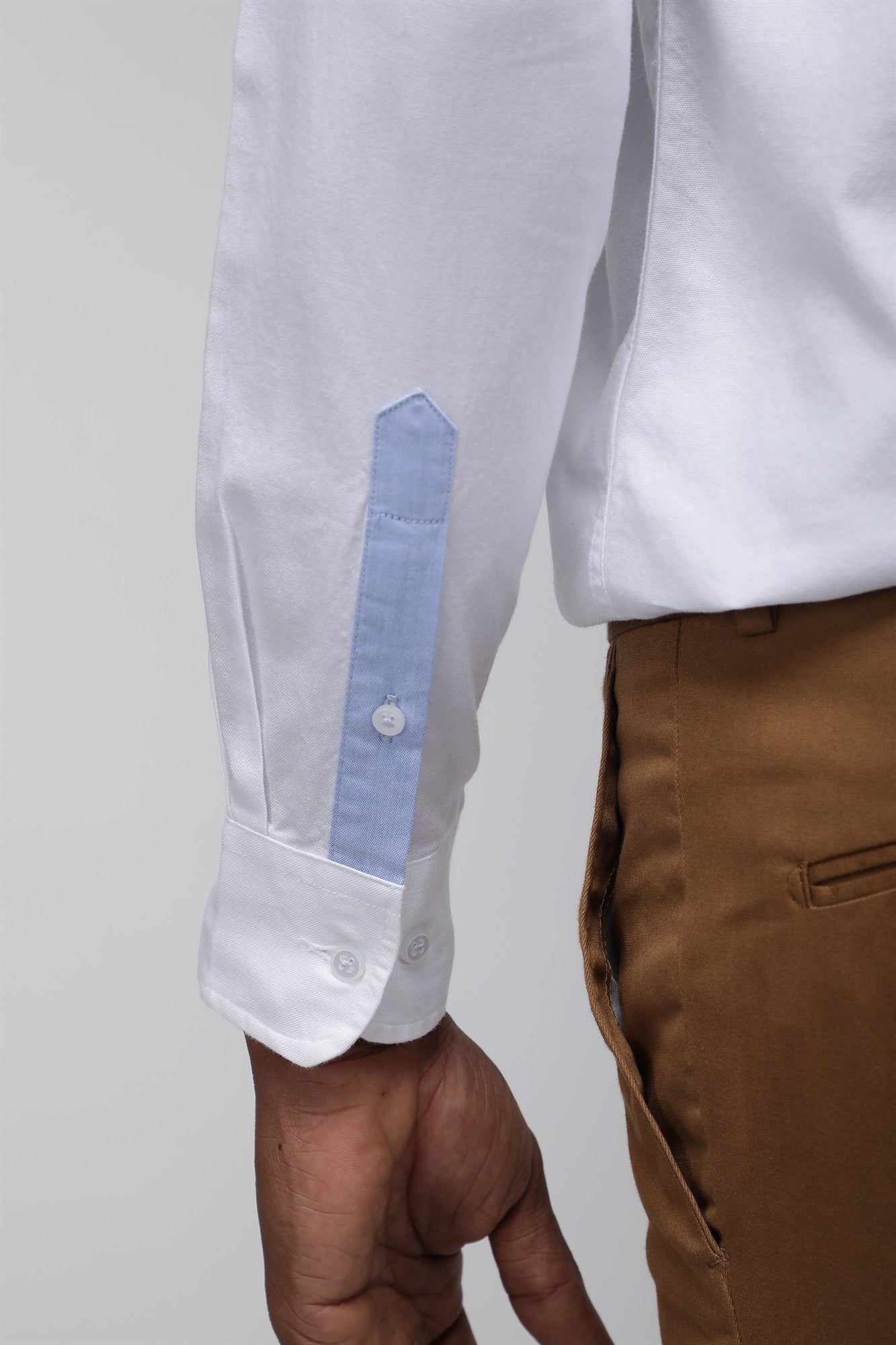 Bare Brown Solid Cotton Oxford Shirt, Slim Fit with Full Sleeves - White