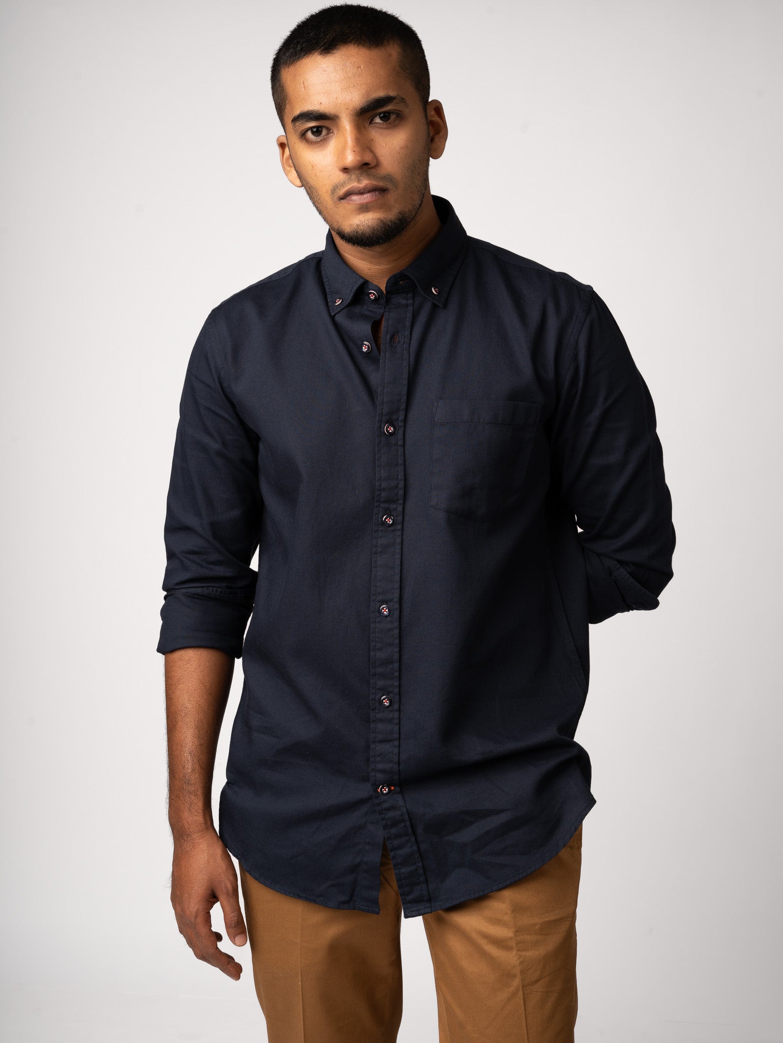 Bare Brown Solid Cotton Oxford Shirt, Slim Fit with Full Sleeves - Navy