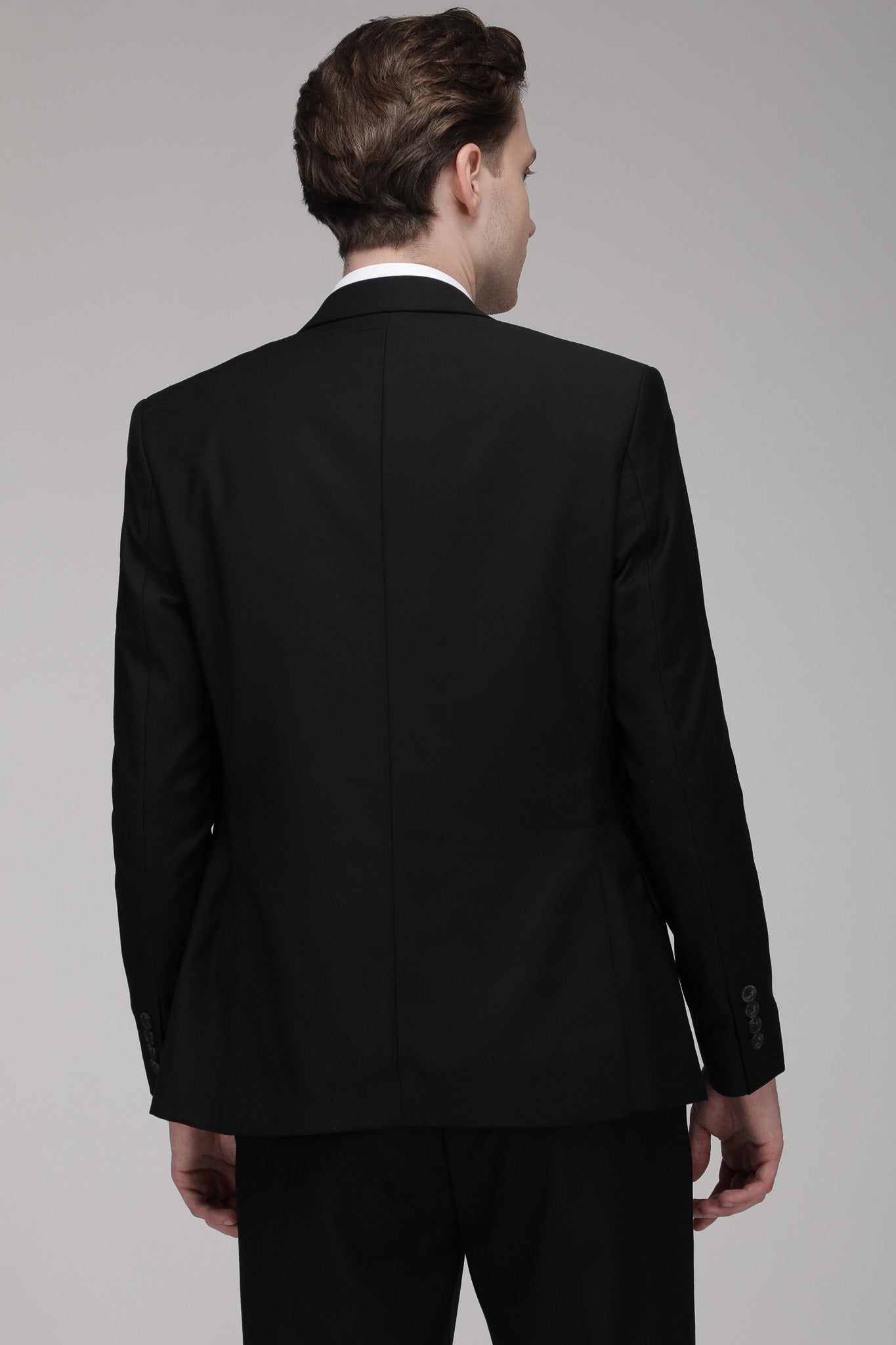 Black Solid Slim Fit Suit